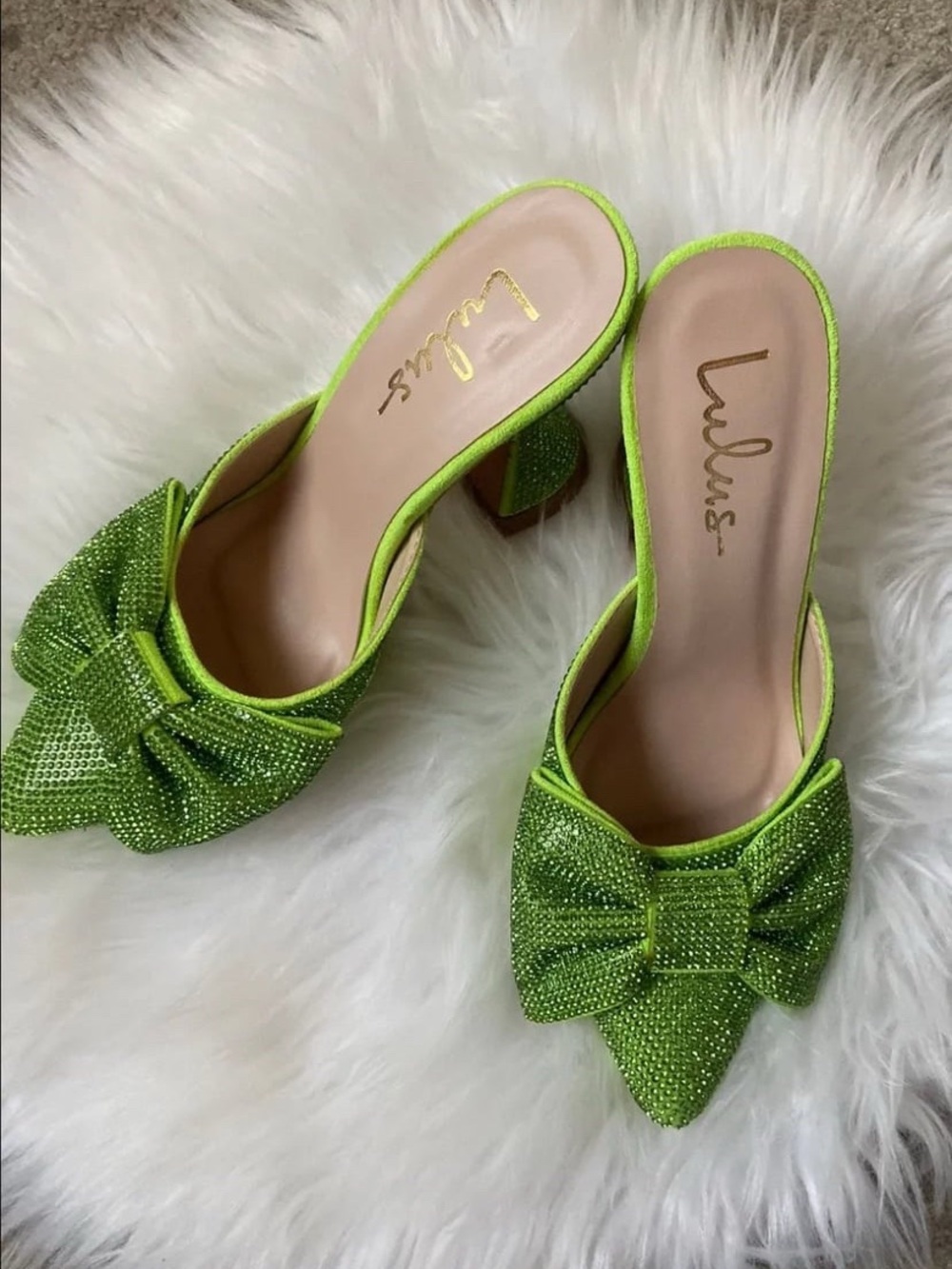 Lulus Bright Green Sequin Bow Heals Size 7 NWOB